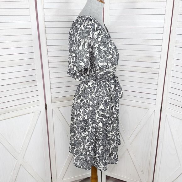 H&M Floral V Neck Flare Sleeve A Line Dress Cream Black Small - Picture 4 of 14